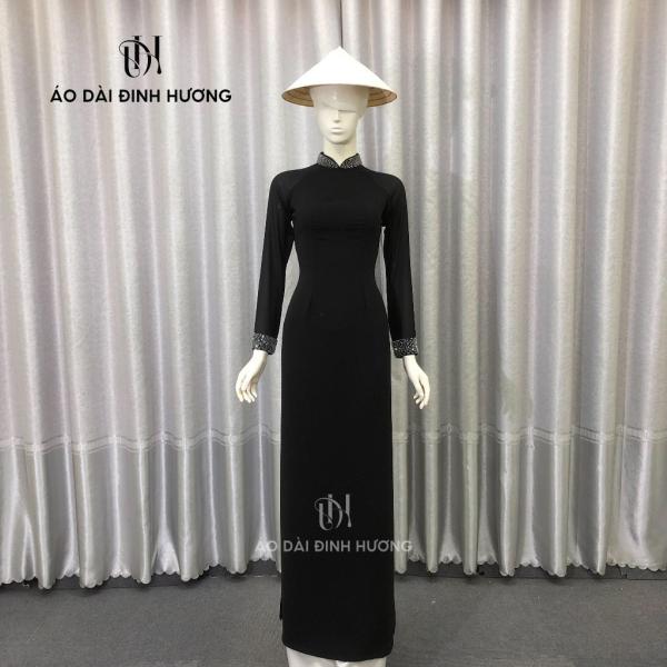 Áo dài trung niên Đinh Hương vải chiffon đen 4 tà kết pha lê bạc