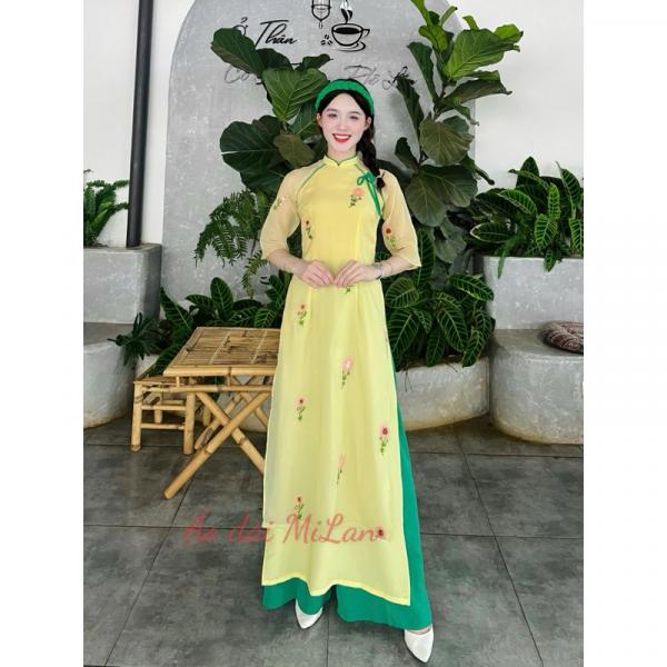 Bộ áo dài TẾT 2025 Von Tơ 4 tà cổ 2 cm kèm quần lụa sang trọng .