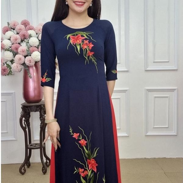 Tặng 179 áo dài chiffon xanh than cổ tròn thêu hoa hồng đỏ (KHÔNG GỒM QUẦN)